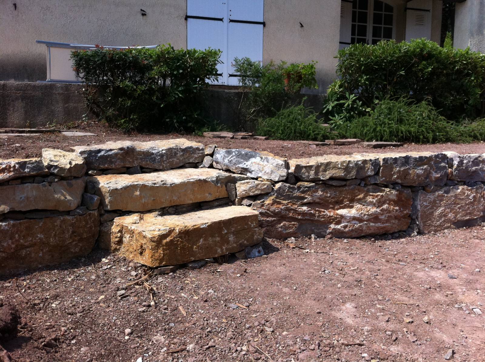 Vente d'agrégats pour particuliers et professionnels avec service de livraison à Trans-en-Provence 83720