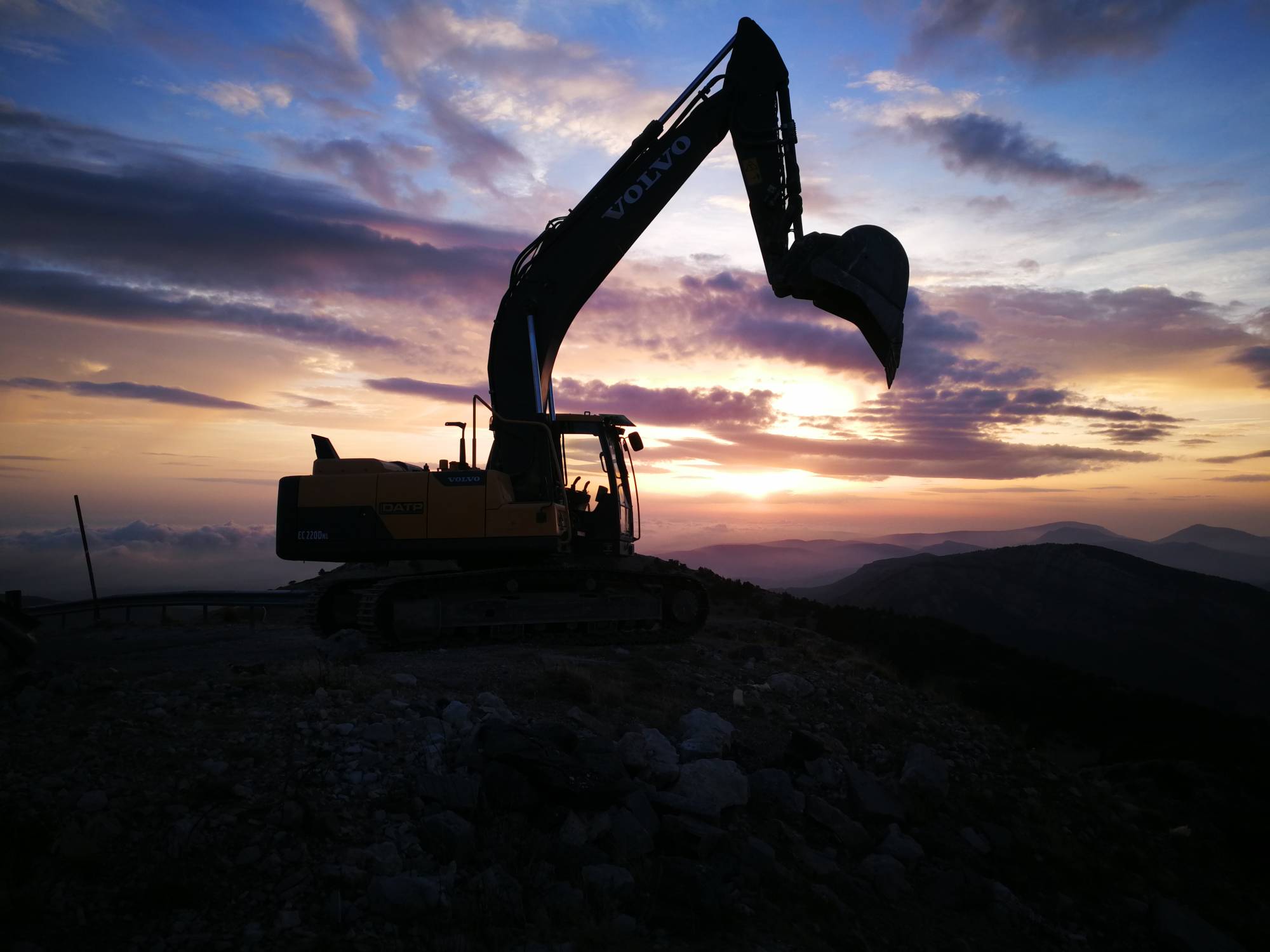 couché de soleil travaux terrassement btp draguignan