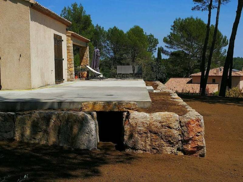 petit enrochement réalisé à Lorgues