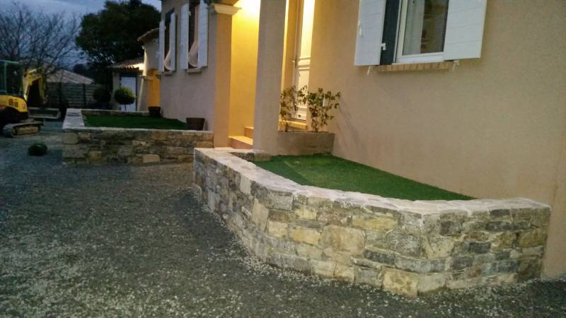 Création d'une jardinière à Flayosc