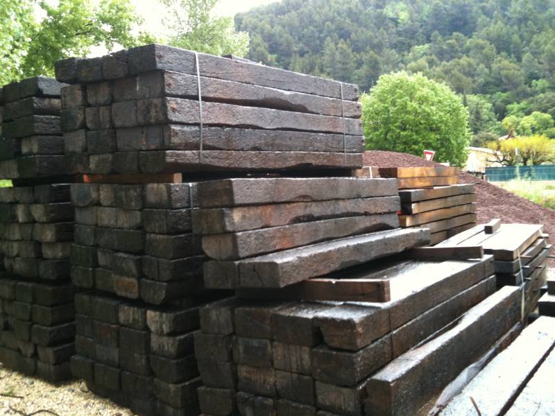 poutre - traverses de chemin de fer en chêne traitées autoclave