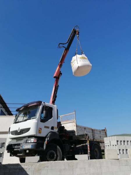 Déport de 4 m pour la livraison des big bag en camion grue