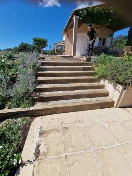 Création mur enrochement avec escalier et terrain de pétanque